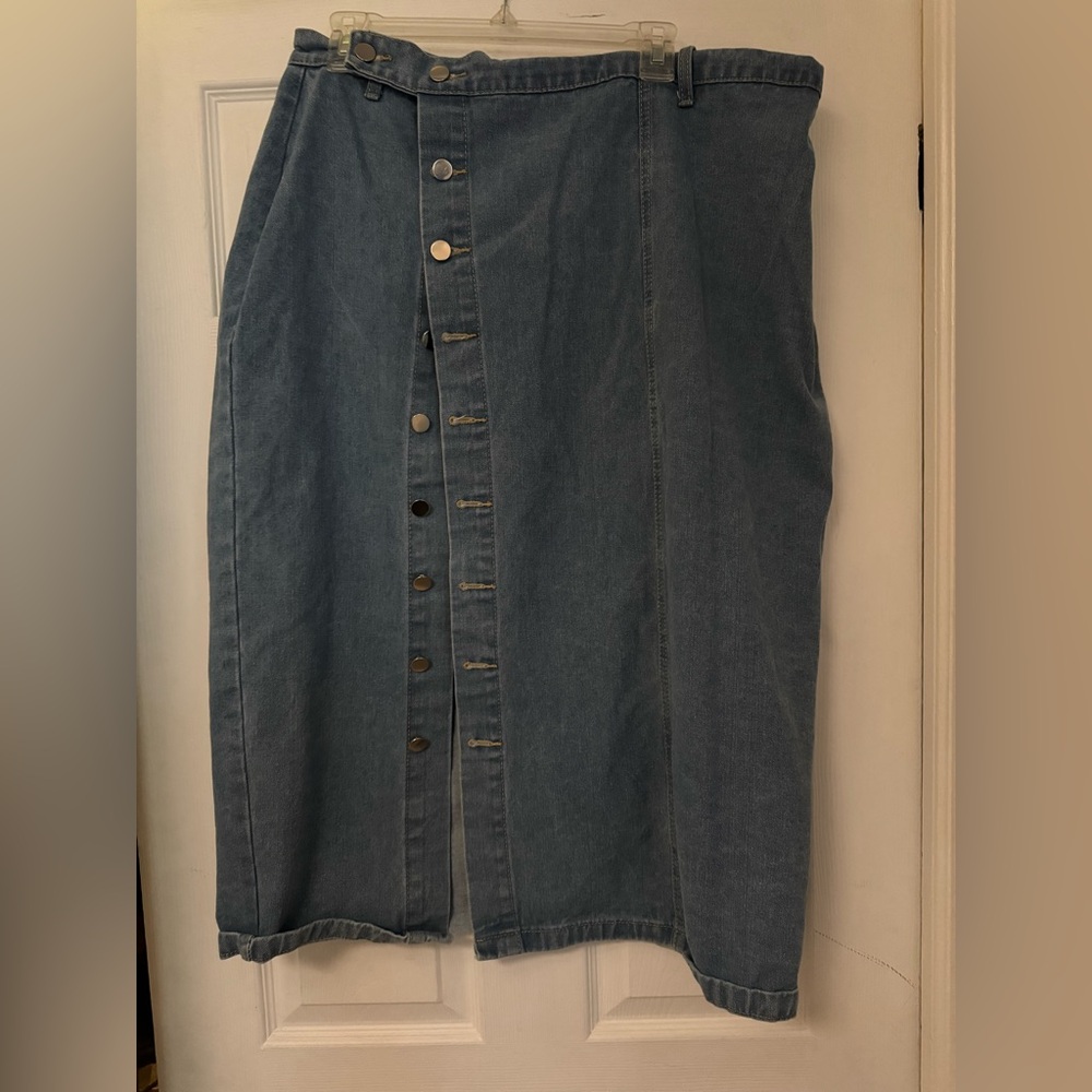 SHEIN Denim Button-Down Midi Skirt